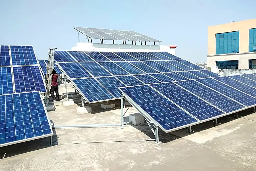 Large rooftop solar power plant on institutional building